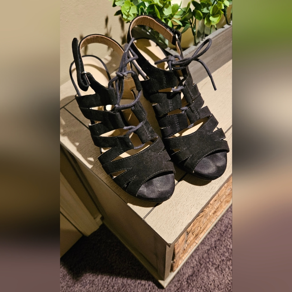 Naturalizer Black Faux Suede Strappy 4" Heels